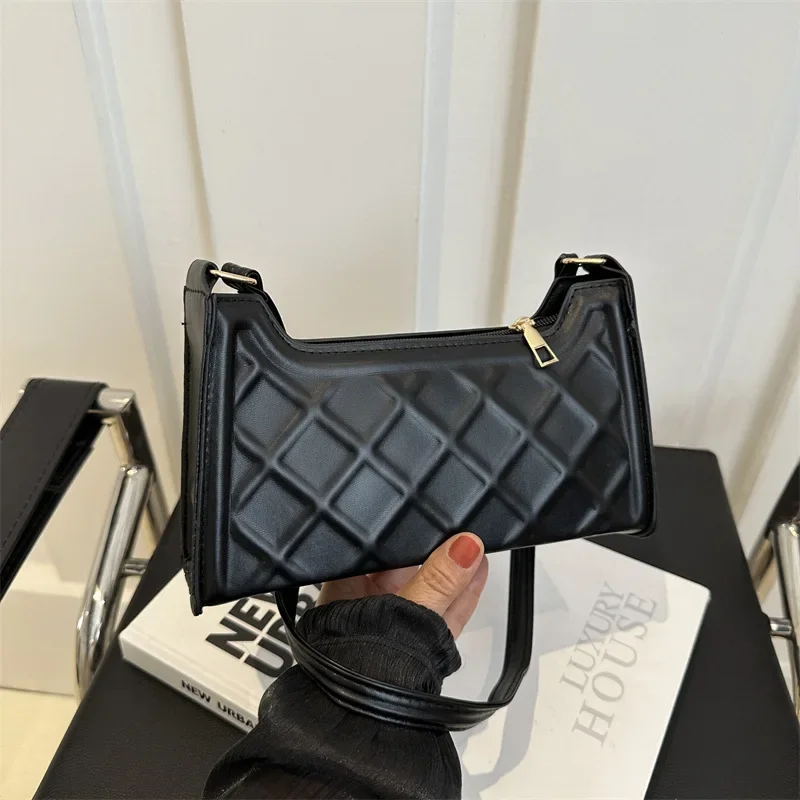 Solid color simple light luxury temperament shoulder bag women's backpack
Solid color simple light luxury temperament shoulder bag women's backpack