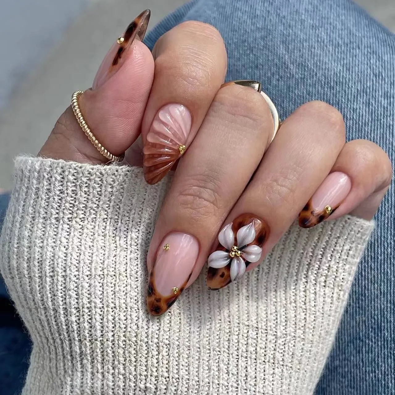 Hot Sale Autumn and Winter Brown Leopard Print 3D Carving Three-dimensional Whitening Nail Art Wearing Nail 24 Pieces Finished Product Wholesale
Hot Sale Autumn and Winter Brown Leopard Print 3D Carving Three-dimensional Whitening Nail Art Wearing Nail 24 Pieces Finished Product Wholesale