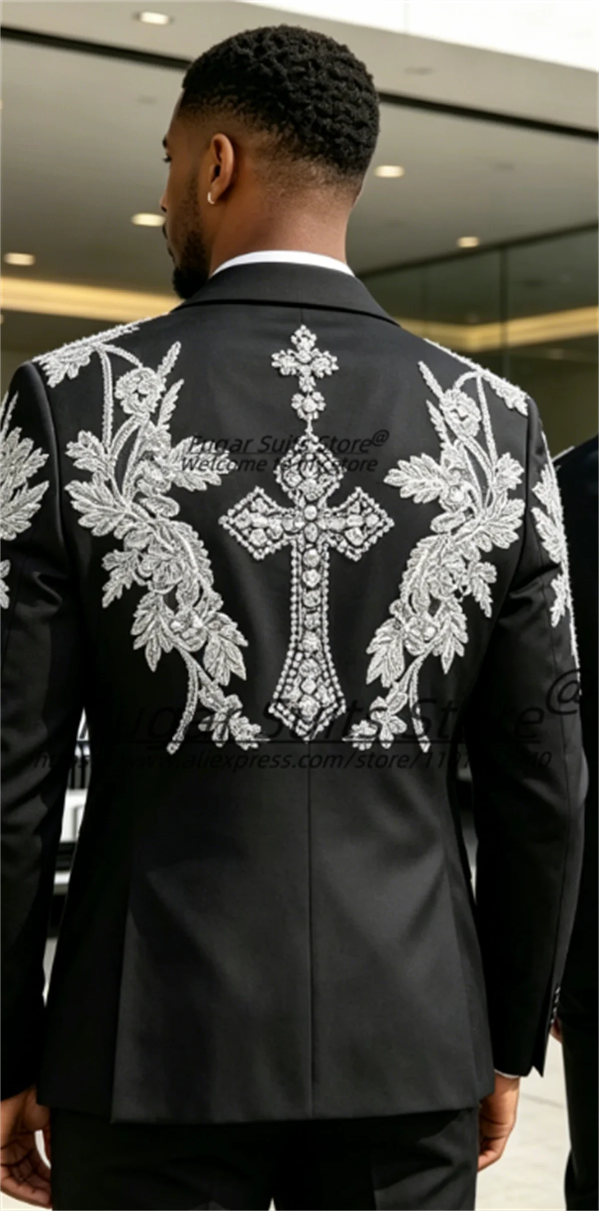 High-end Shiny Black Men Suits Customized Slim Fit Notched Lapel Groom Wedding Tuxedos Gorgeous Rhinestone Embroidery 2 Pcs Sets
High-end Shiny Black Men Suits Customized Slim Fit Notched Lapel Groom Wedding Tuxedos Gorgeous Rhinestone Embroidery 2 Pcs Sets