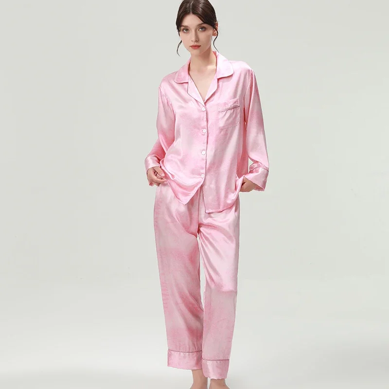 19MM 100% Mulberry Silk Printed Women Christmas Pajamas Sets Nighty Button Up Long Sleeve Lapel Tops and Pants Pajama Loungewear
19MM 100% Mulberry Silk Printed Women Christmas Pajamas Sets Nighty Button Up Long Sleeve Lapel Tops and Pants Pajama Loungewear