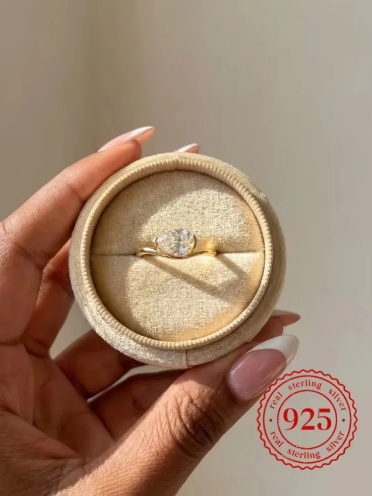 925 Sterling Silver WaterDrop Shape Zircon Ring for Women Engagement Anniversary Daily Party Fashion High Quality Fine Jewelry
925 Sterling Silver WaterDrop Shape Zircon Ring for Women Engagement Anniversary Daily Party Fashion High Quality Fine Jewelry