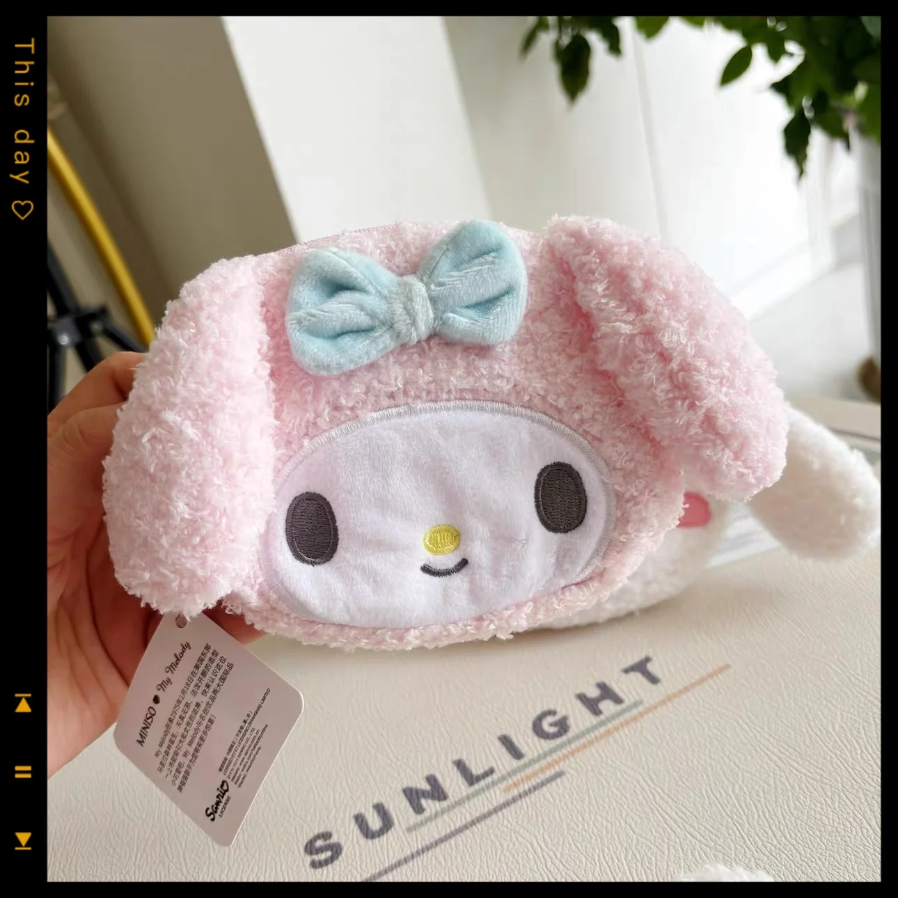Kawaii hello kitty coin purse anime peripherals Melody mini storage bag cinnamon dog doll card holder key earphone storage women
Kawaii hello kitty coin purse anime peripherals Melody mini storage bag cinnamon dog doll card holder key earphone storage women