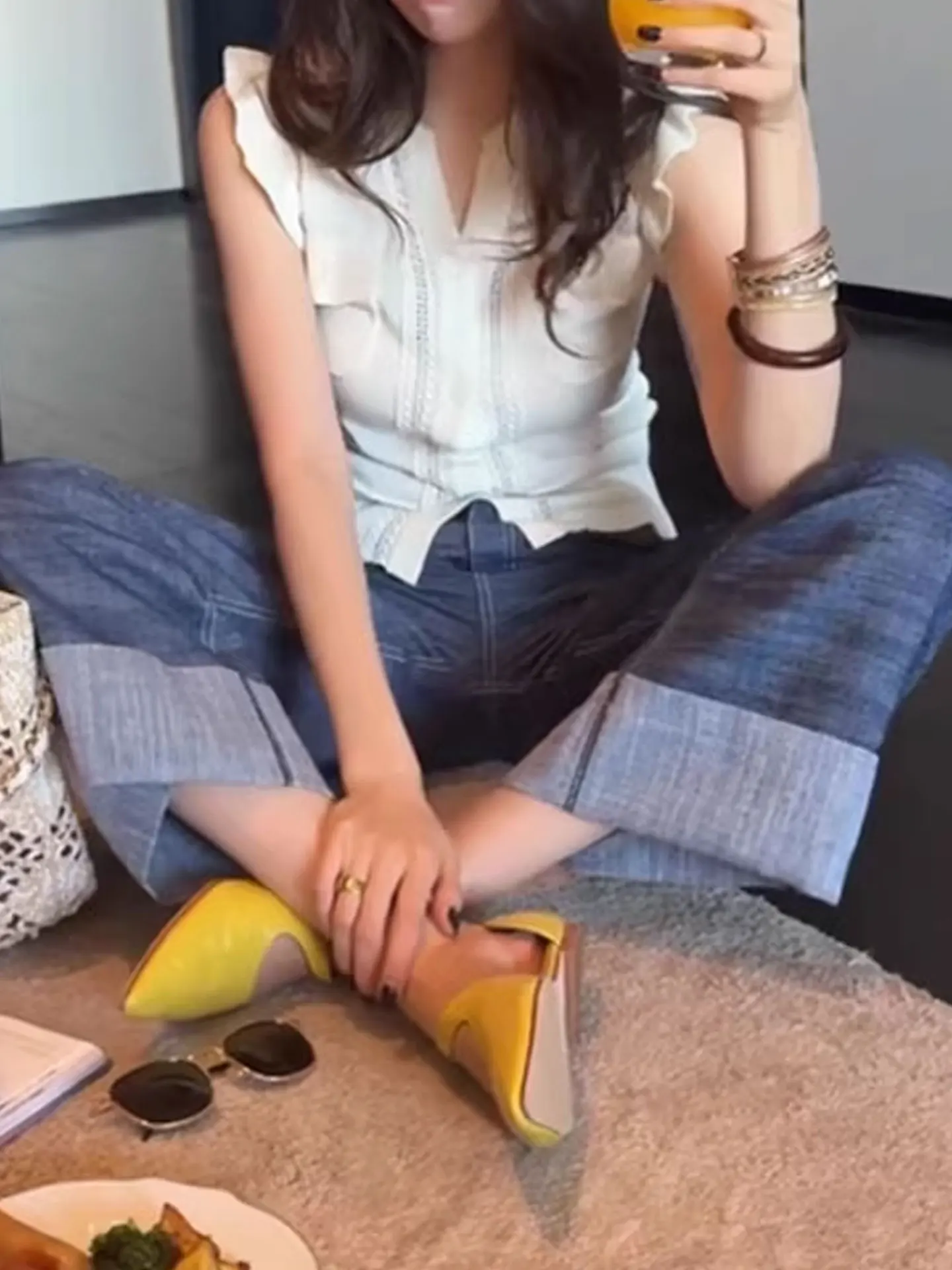 Модный вязаный ажурный жилет для женщин, летний повседневный топ прямого кроя с пуговицами, трикотаж
Модный вязаный ажурный жилет для женщин, летний повседневный топ прямого кроя с пуговицами, трикотаж