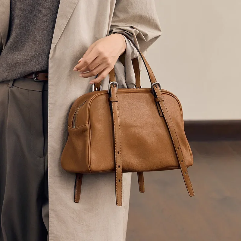 Women's Cow Genuine Leather Shoulder Bags Female Retro Large Capacity Cowhide Bag Ladies Fashion Designer Luxury Handbags lady
Women's Cow Genuine Leather Shoulder Bags Female Retro Large Capacity Cowhide Bag Ladies Fashion Designer Luxury Handbags lady