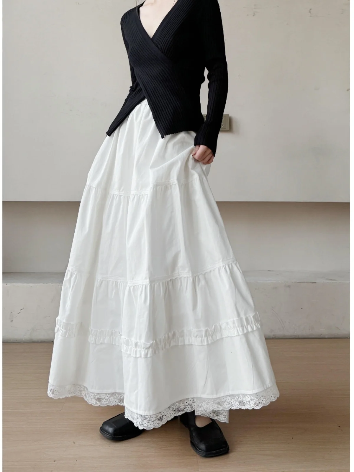 Pure Desire Lace Skirt with Wood Grain Pleated Female Style Initial Love Long White Dress Spring Season Fashion
Pure Desire Lace Skirt with Wood Grain Pleated Female Style Initial Love Long White Dress Spring Season Fashion