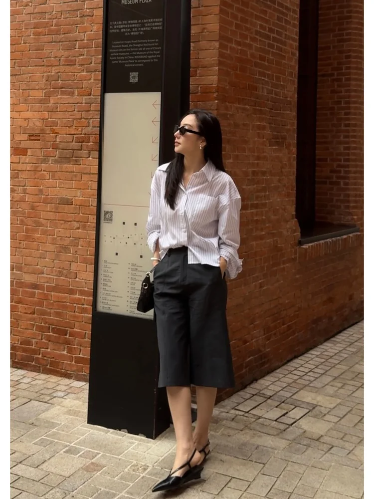Li Hui Er mat Casual Women's orts Five-Quarter Length Design Versatile Straight Leg Wool Blend Pants for Daily Wear
Li Hui Er mat Casual Women's orts Five-Quarter Length Design Versatile Straight Leg Wool Blend Pants for Daily Wear