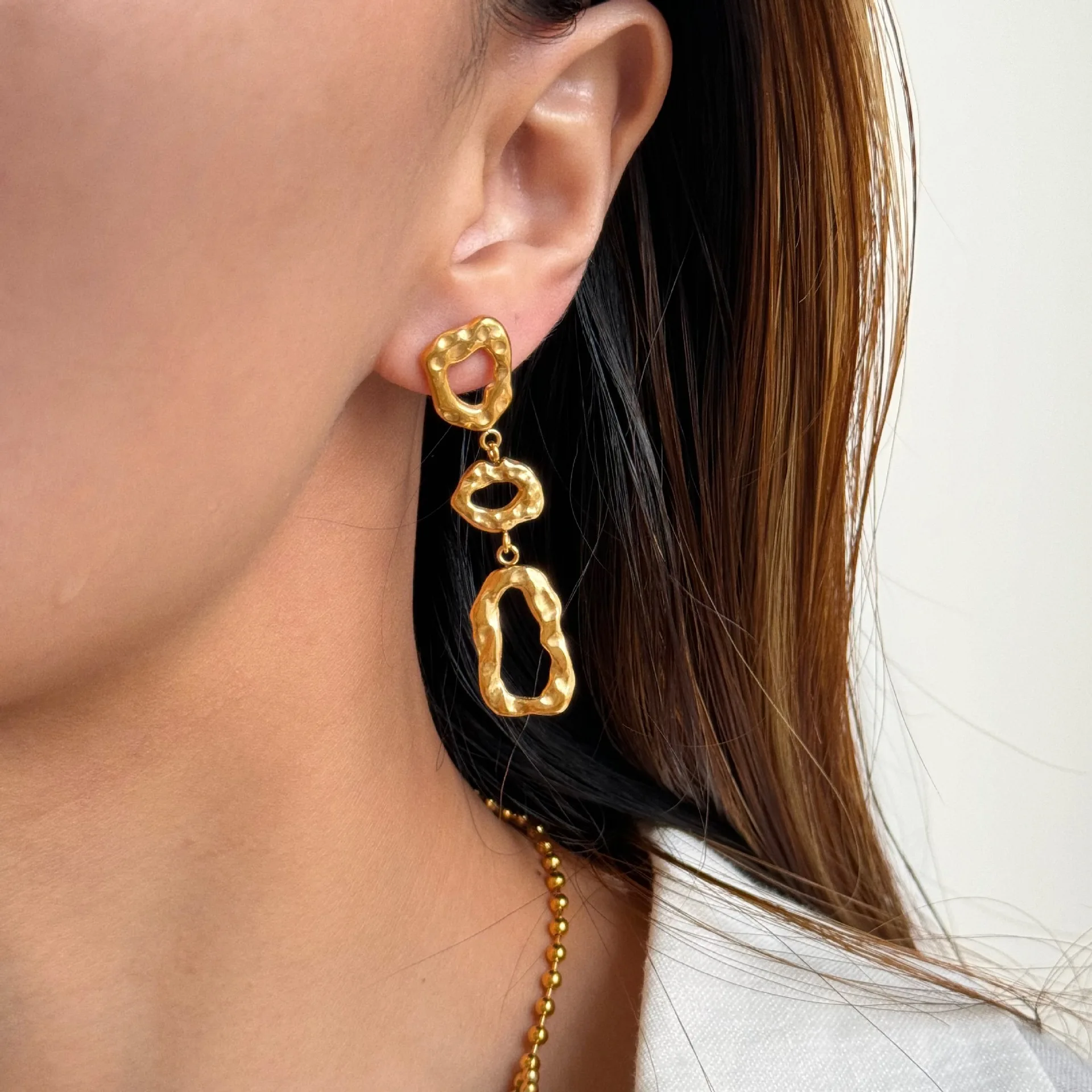 Miranda High Quality Stainless Steel Metal Irregular Exaggerate Earrings Chic Gold Color Texture Long Earrings Jewelry Anniversa
Miranda High Quality Stainless Steel Metal Irregular Exaggerate Earrings Chic Gold Color Texture Long Earrings Jewelry Anniversa