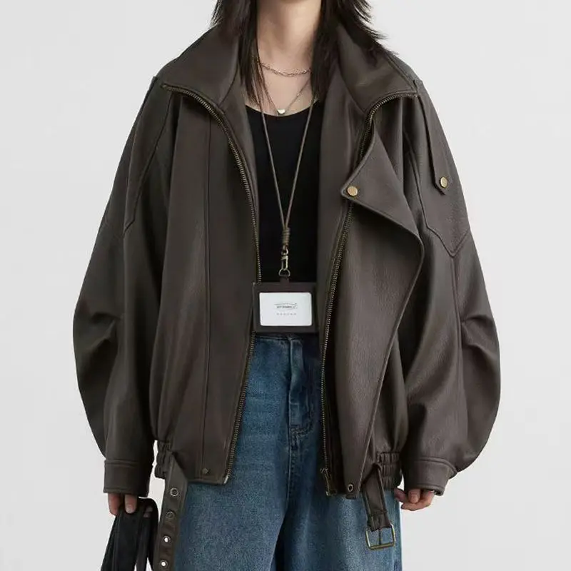 2025 Autumn vintage PU solid loose retro standing women jacket collar motorcycle coat faux leather women top coat
2025 Autumn vintage PU solid loose retro standing women jacket collar motorcycle coat faux leather women top coat
