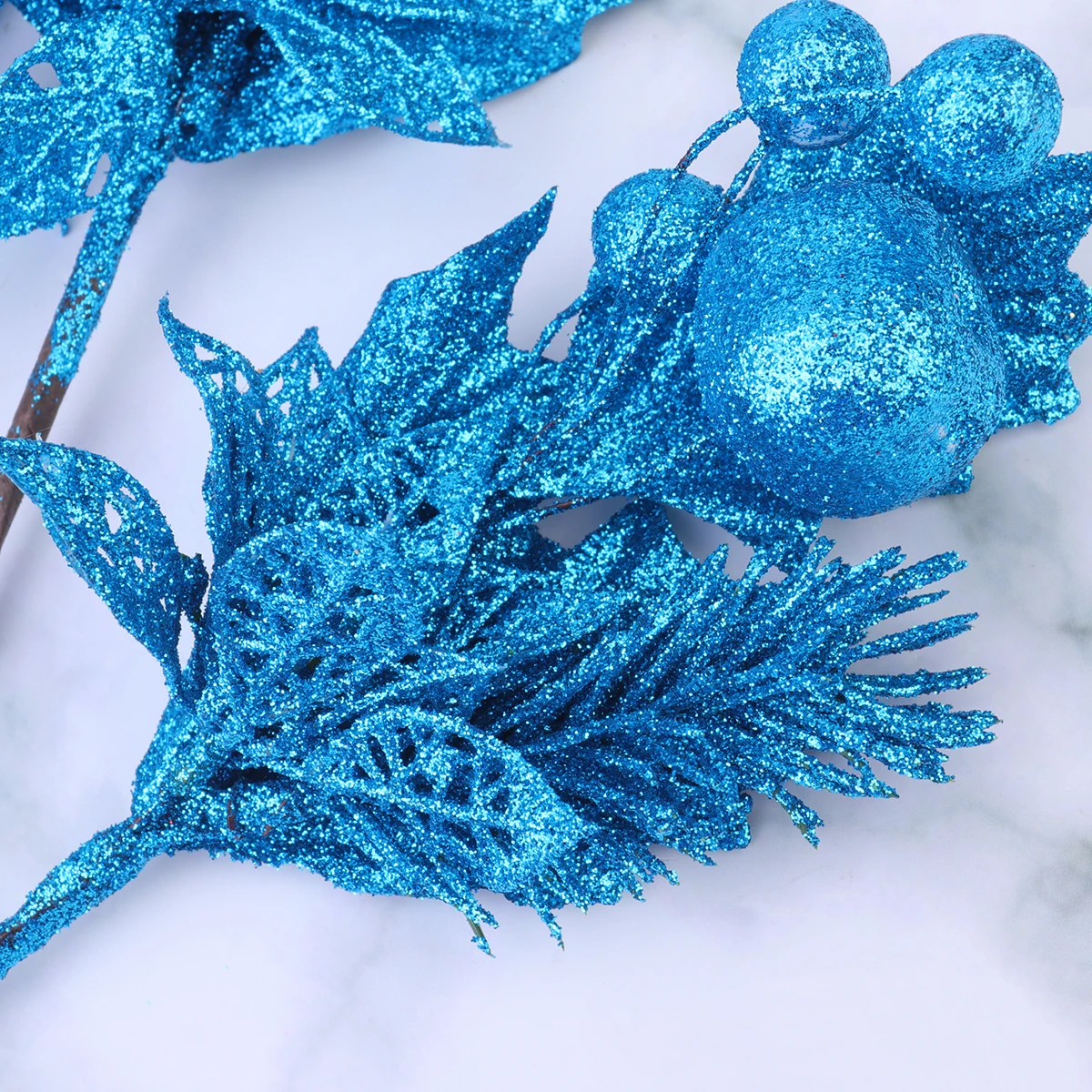 4 Pcs Simulated Christmas Tree Branch Artificial Stems for Fake Plant Decor Winter Pine Pick Decoration
4 Pcs Simulated Christmas Tree Branch Artificial Stems for Fake Plant Decor Winter Pine Pick Decoration