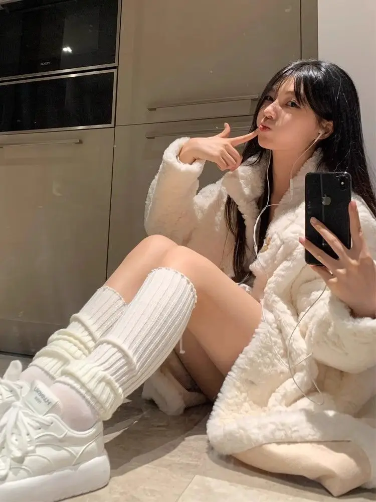 Женская куртка из овечьей шерсти, темный цвет, оттенки: черный, темно-синий, угольно-черный, русалочий, ониксовый, эбеновый
Женская куртка из овечьей шерсти, темный цвет, оттенки: черный, темно-синий, угольно-черный, русалочий, ониксовый, эбеновый