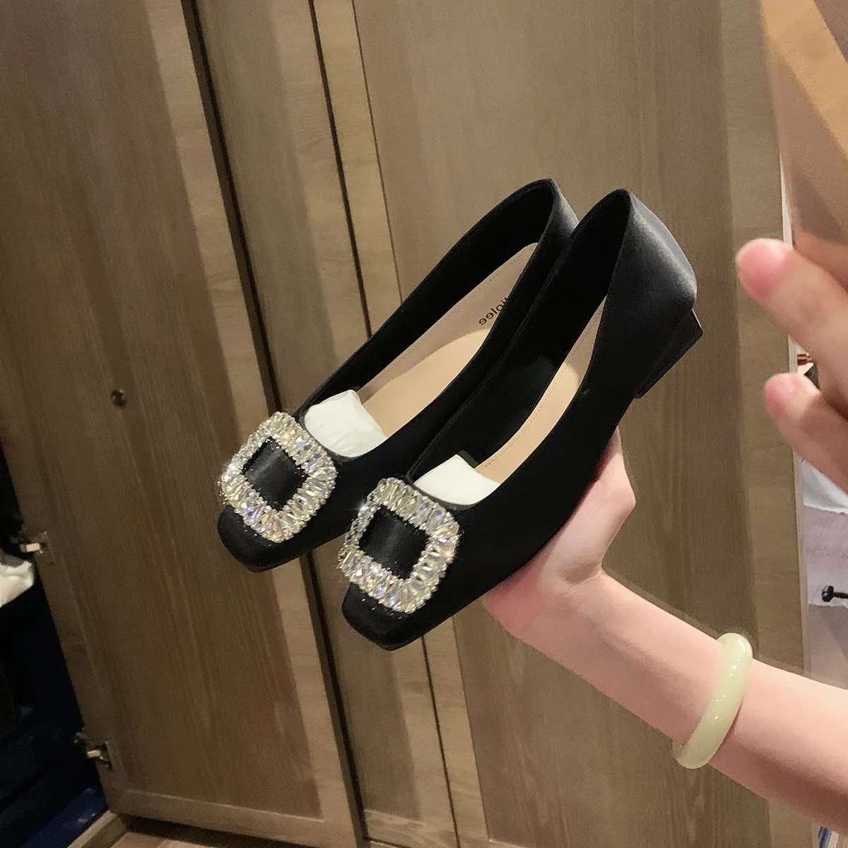 Rhinestone Shallow Mouth French Square Head Silver With Skirt Single Shoes Women 2024 Spring And Autumn New Model
Rhinestone Shallow Mouth French Square Head Silver With Skirt Single Shoes Women 2024 Spring And Autumn New Model