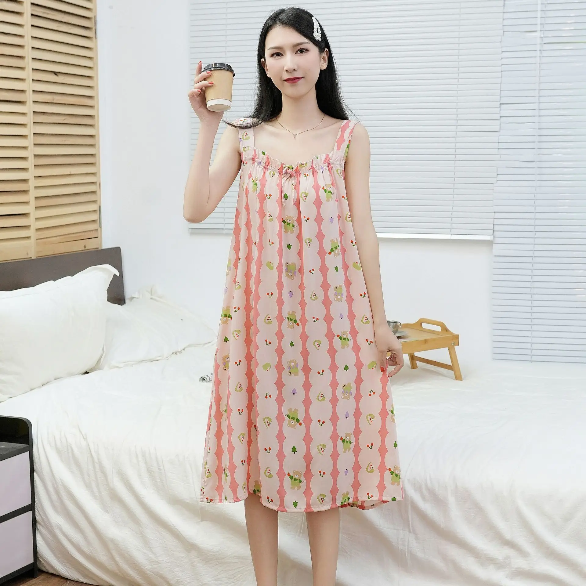 Summer Women's Cotton Silk Floral Print Sleepwear Strap Home Clothes Breathable Artificial Cotton Cute Home Leisure Suit
Summer Women's Cotton Silk Floral Print Sleepwear Strap Home Clothes Breathable Artificial Cotton Cute Home Leisure Suit