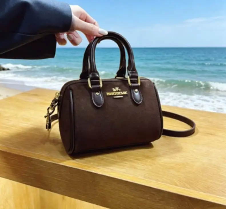 Star Quality Diaper Bag For Women Best Superstar Show Leather Tote Large Capacity Elegant Designer Commuter Fashionable Shoulder
Star Quality Diaper Bag For Women Best Superstar Show Leather Tote Large Capacity Elegant Designer Commuter Fashionable Shoulder