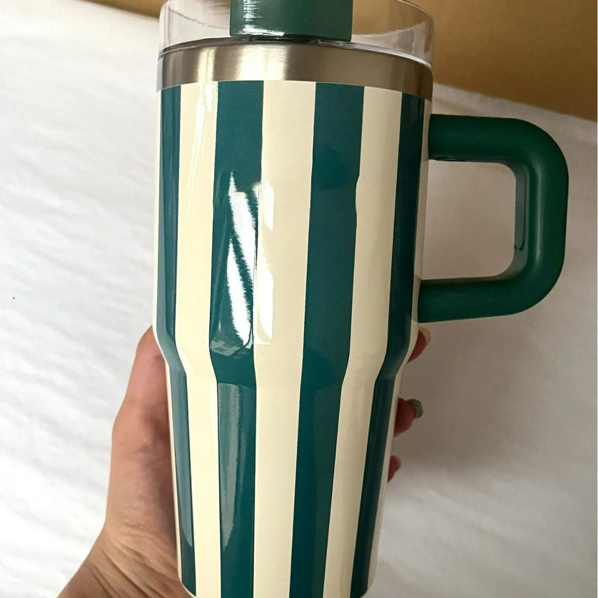 Green White Vertical Stripe Stainless Steel Tumbler With Handle, Insulated Travel Mug With Straw Lid Large Capacity Car Water Cup For Outdoor Travel
Green White Vertical Stripe Stainless Steel Tumbler With Handle, Insulated Travel Mug With Straw Lid Large Capacity Car Water Cup For Outdoor Travel