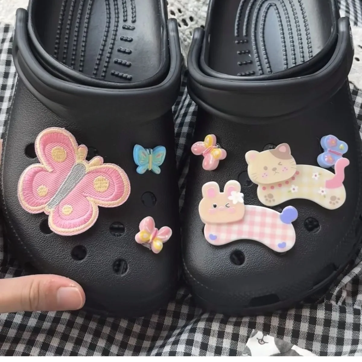 Cute Rabbit Kitten Butterfly Series Ins Popular Designer Charms Fresh Footwear Decoration DIY Colorful Hot Kids Boys Girls Gifts
Cute Rabbit Kitten Butterfly Series Ins Popular Designer Charms Fresh Footwear Decoration DIY Colorful Hot Kids Boys Girls Gifts