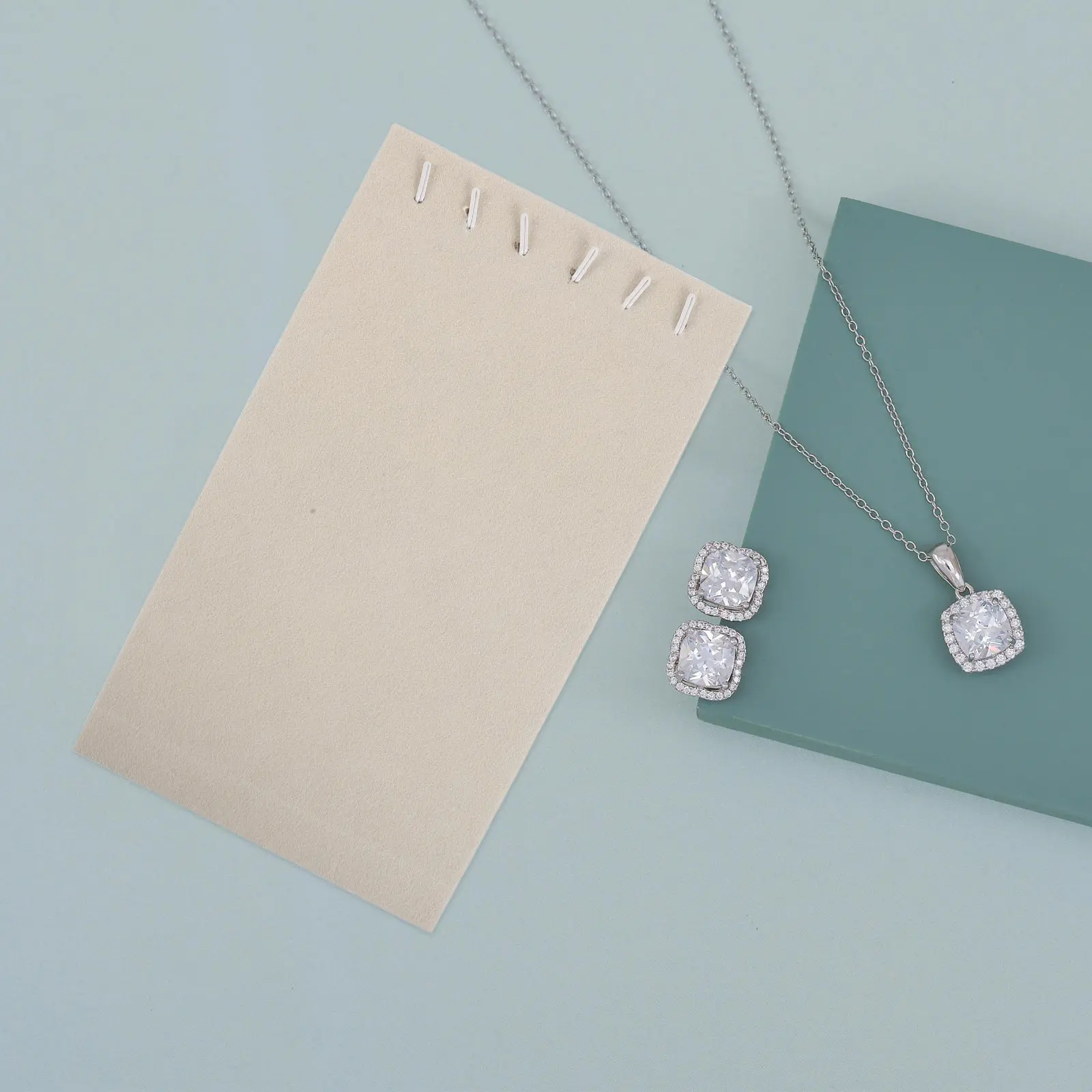 2Pcs Jewelry Display Pad Insert Soft Fabric Jewelry Organizer Tray for Countertop Storage Necklace Bracelet Earring Holder
2Pcs Jewelry Display Pad Insert Soft Fabric Jewelry Organizer Tray for Countertop Storage Necklace Bracelet Earring Holder