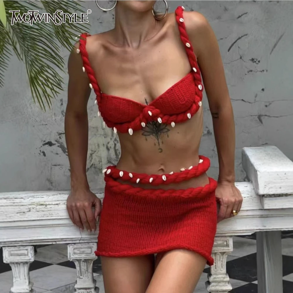 TWOTWINSTYLE Solid Spliced Pearl Two Piece Set for Women Strapless Sleeveless Vest High Waist Mini Skirt Sets Female New
TWOTWINSTYLE Solid Spliced Pearl Two Piece Set for Women Strapless Sleeveless Vest High Waist Mini Skirt Sets Female New