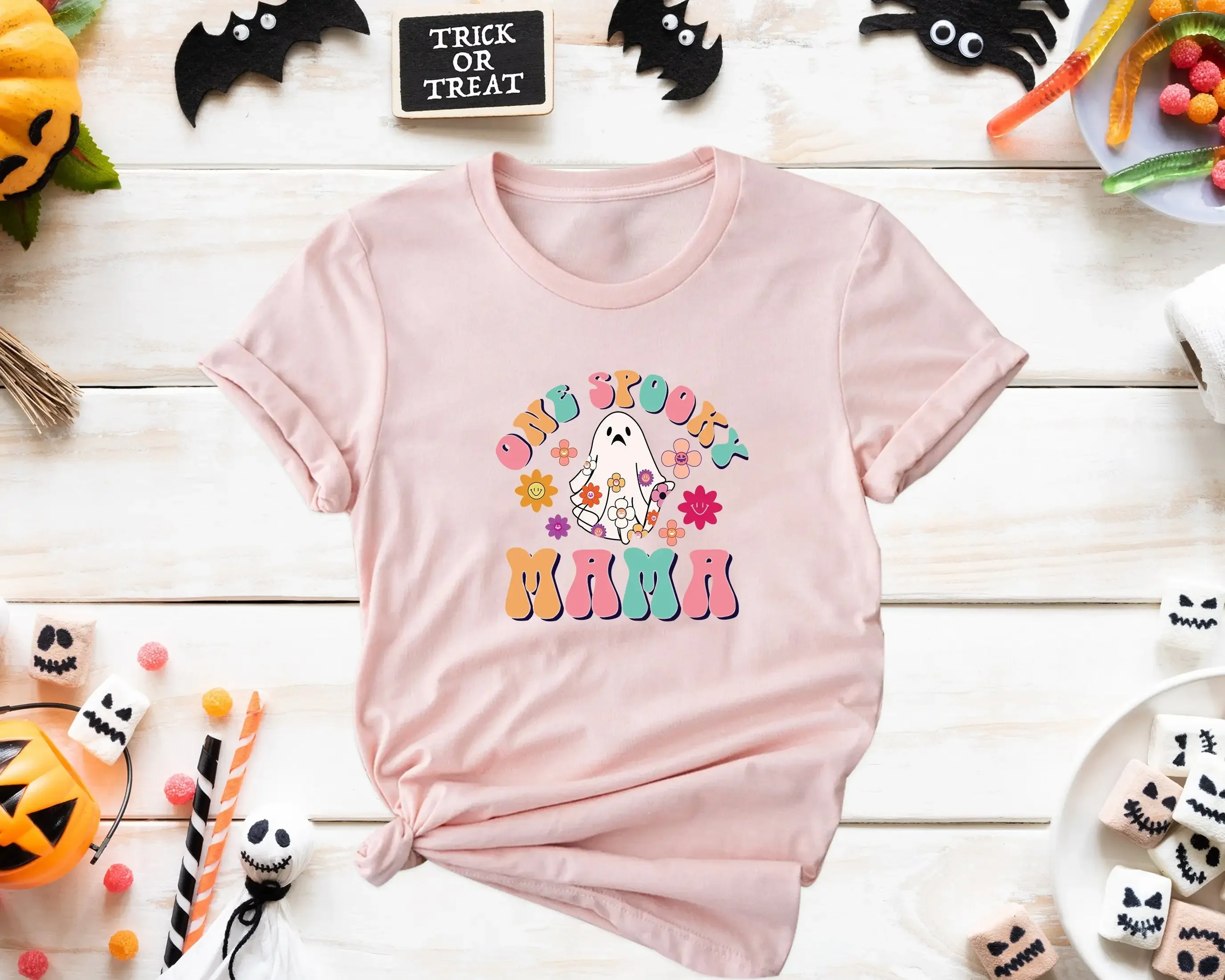 Футболка One Spooky Mama сезон Хэллоуин Бу Типография 
Футболка One Spooky Mama сезон Хэллоуин Бу Типография