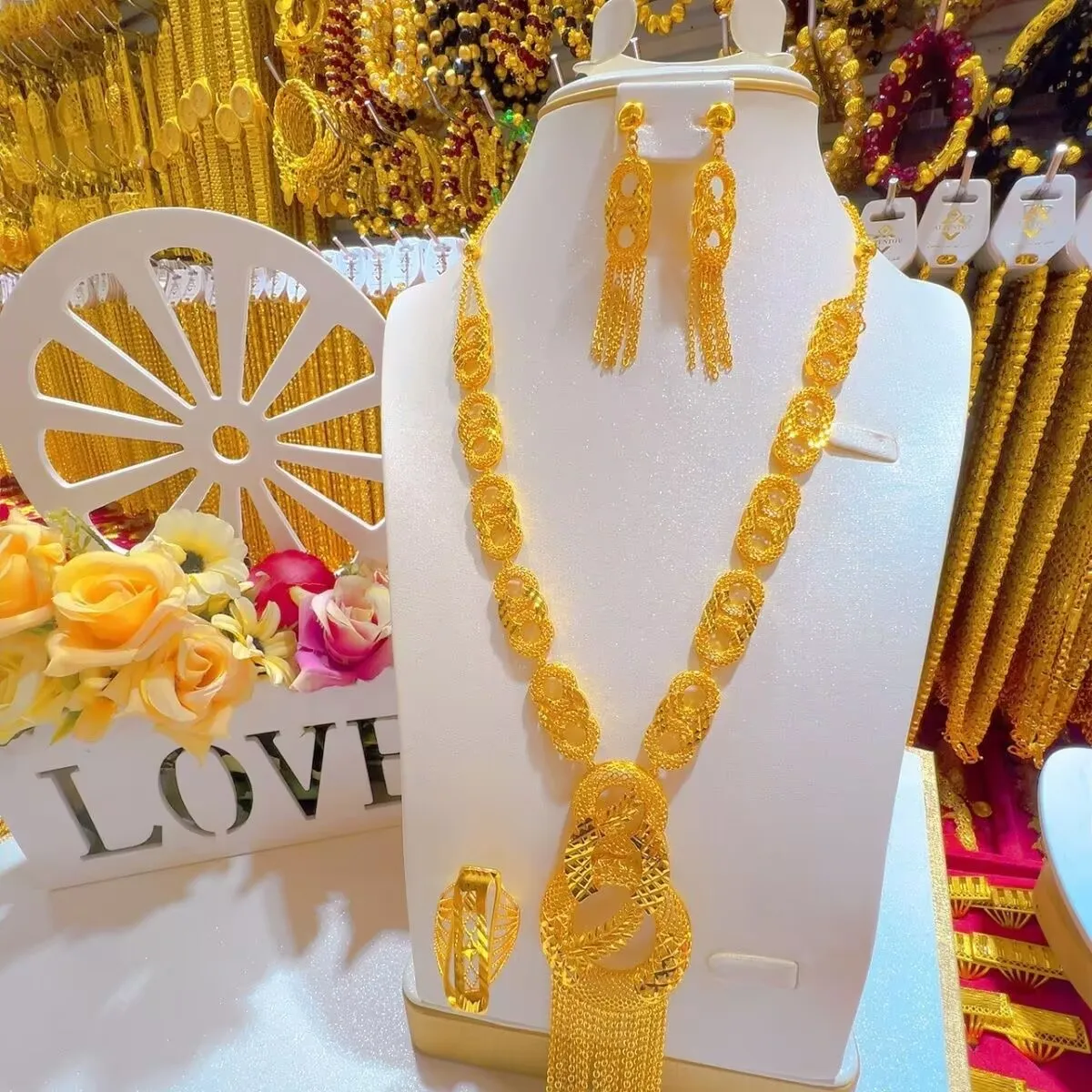New Dubai 24K Gold Plated Necklace, Earrings, Rings for Women's Wedding Parties, Mother's Gifts, Jewelry Set YY10543
New Dubai 24K Gold Plated Necklace, Earrings, Rings for Women's Wedding Parties, Mother's Gifts, Jewelry Set YY10543