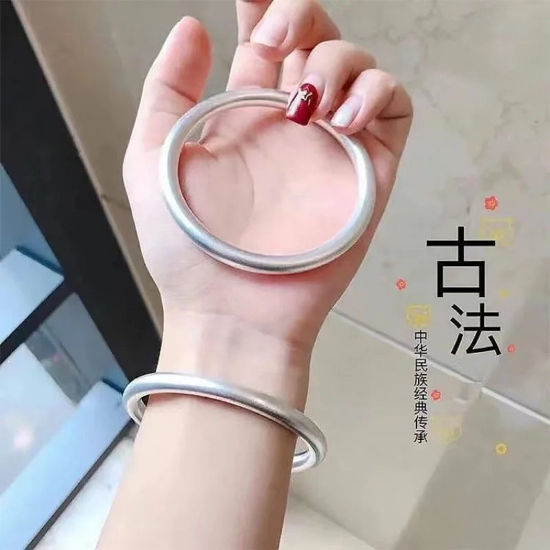 Trendy Ancient Style Matte Plated Solid Bracelet for Women Sandblasted Plain Ring Bracelet Wholesale Supplier Hand Jewelry Manuf
Trendy Ancient Style Matte Plated Solid Bracelet for Women Sandblasted Plain Ring Bracelet Wholesale Supplier Hand Jewelry Manuf