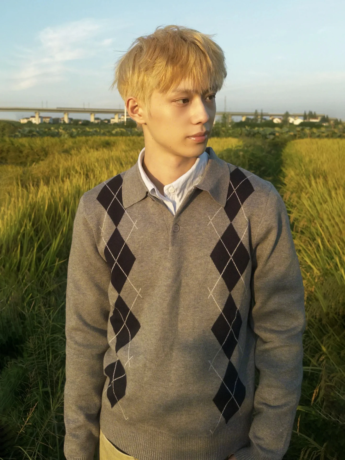 Мужской вязаный свитер American Sle с вышивкой на воротнике, ромбовидный узор, осенняя одежда, повседневный свободный крой, длинный свитер-топ
Мужской вязаный свитер American Sle с вышивкой на воротнике, ромбовидный узор, осенняя одежда, повседневный свободный крой, длинный свитер-топ