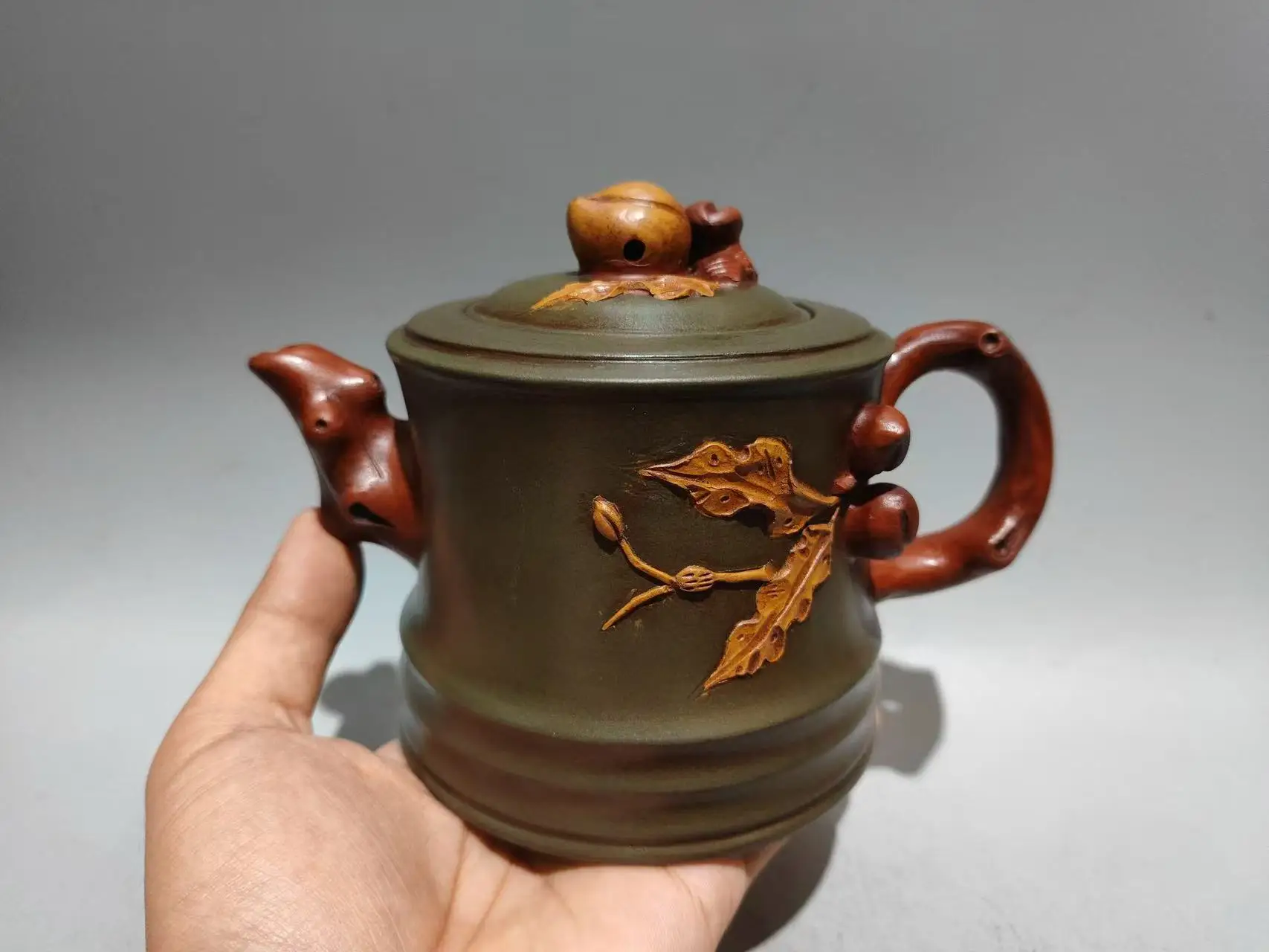 Old Chinese Handicraft Enameled YiXing Zisha (red stoneware) Teapot,Flower, with mark, Free shipping
Old Chinese Handicraft Enameled YiXing Zisha (red stoneware) Teapot,Flower, with mark, Free shipping