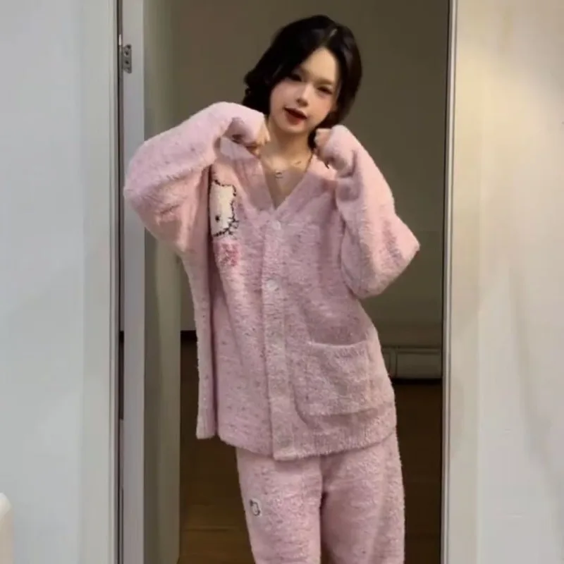 Cute HelloKitty Printed Half-velvet Pajamas for Girls in Winter Fashionable Feminine Simple Home Clothes Thickened Warm Suits
Cute HelloKitty Printed Half-velvet Pajamas for Girls in Winter Fashionable Feminine Simple Home Clothes Thickened Warm Suits