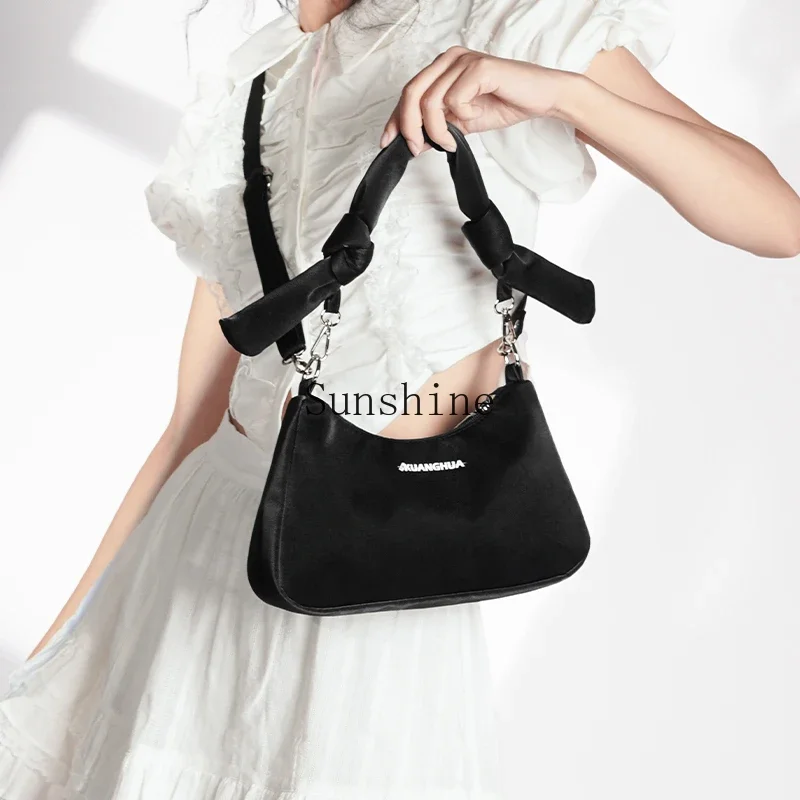 Single shoulder female original new high-end niche design armpit bag versatile ins black crossbody
Single shoulder female original new high-end niche design armpit bag versatile ins black crossbody