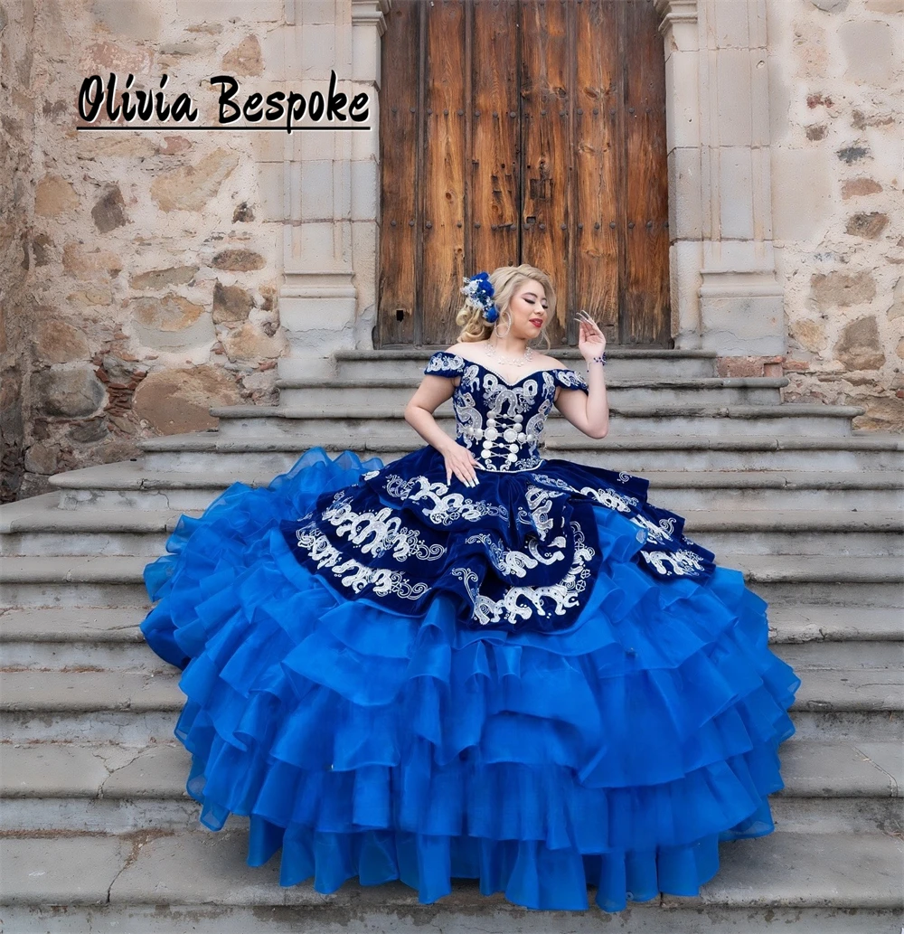 Distinctive Royal Blue Quinceanera Dresses Beaded Applique Embroidery Tiered Train Ball Gown Mexican 15 Years Old Customized
Distinctive Royal Blue Quinceanera Dresses Beaded Applique Embroidery Tiered Train Ball Gown Mexican 15 Years Old Customized