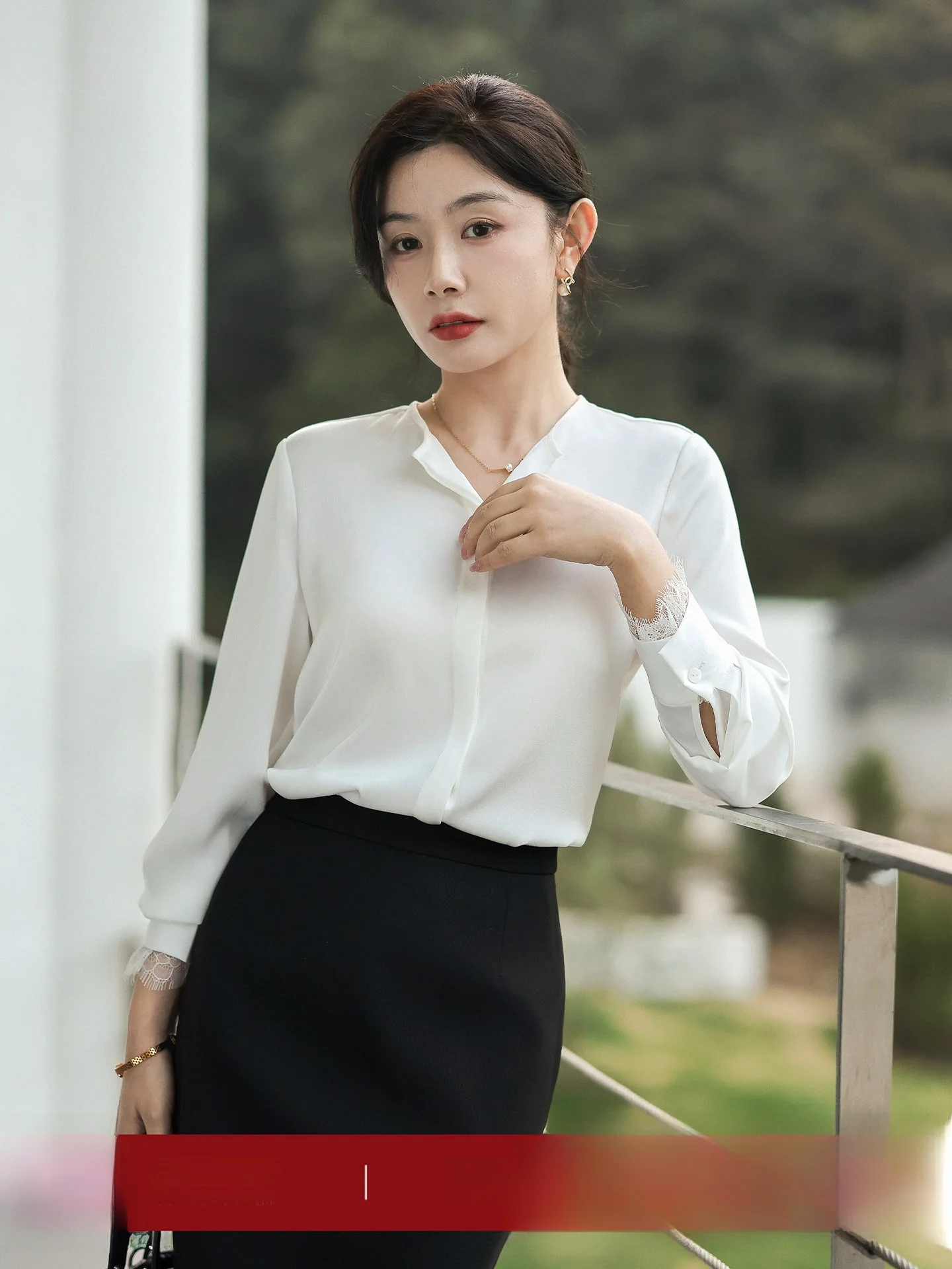 Elegant White Anti-Wrinkle Satin Long Sleeve V-Neck Shirt Women's Spring New High-End Commute Shirt Professional Top
Elegant White Anti-Wrinkle Satin Long Sleeve V-Neck Shirt Women's Spring New High-End Commute Shirt Professional Top