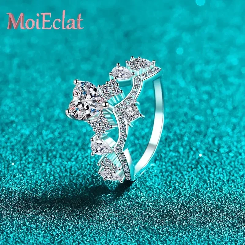 For Women Exquisite Platinum PT950 Wedding Band Luxurious Heart Crown 1ct Diamond Moissanite Ring Elegant Temperament Jewelry
For Women Exquisite Platinum PT950 Wedding Band Luxurious Heart Crown 1ct Diamond Moissanite Ring Elegant Temperament Jewelry