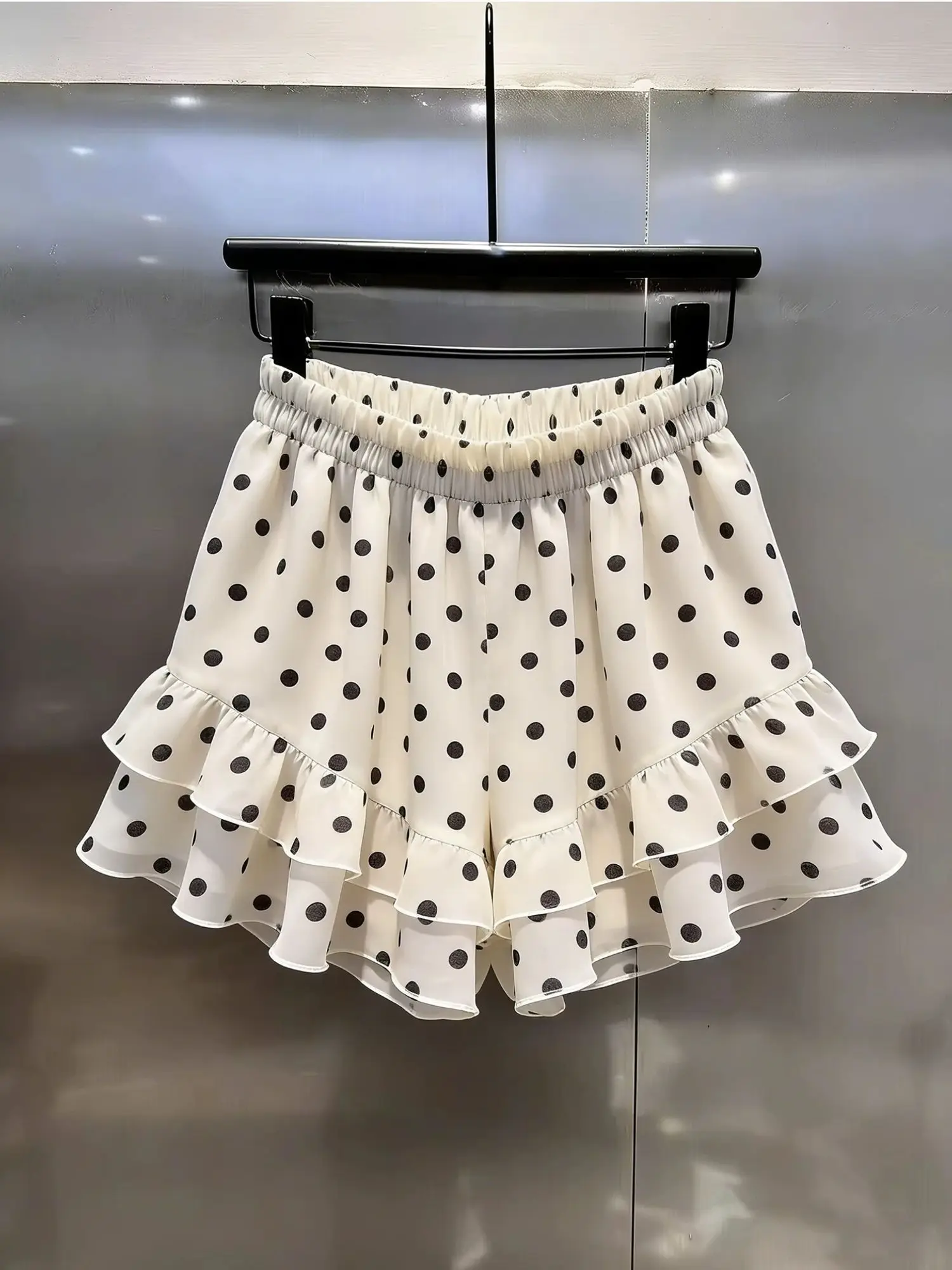 2026 New Slim-fit Polka-dot Loose Fashion Style White Shorts
2026 New Slim-fit Polka-dot Loose Fashion Style White Shorts