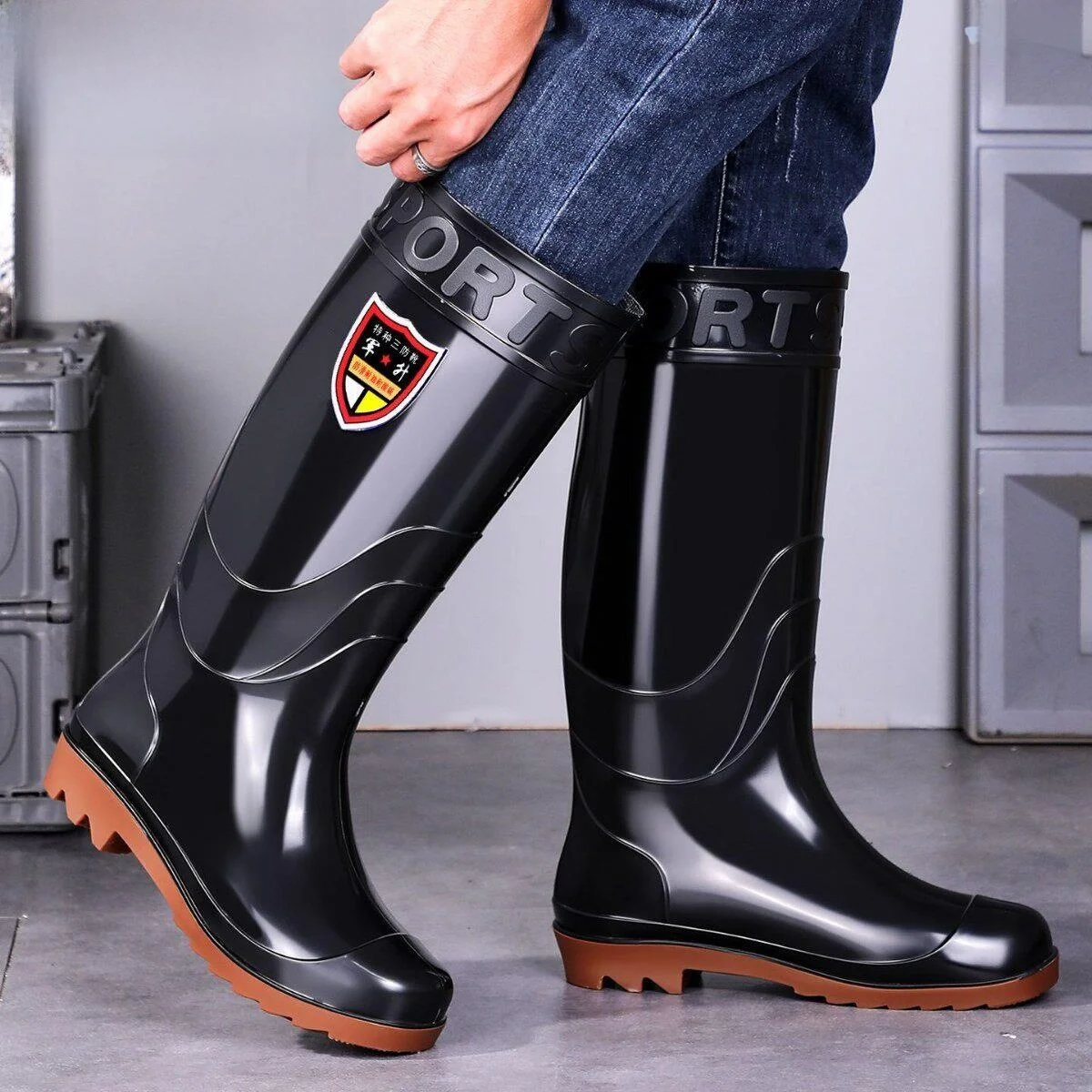 Waterproof High-Tube Men's Rain Boots Cow Tendon Bottom Kitchen Slip-Resistant Shoes Short Water Shoes for Construction Sites
Waterproof High-Tube Men's Rain Boots Cow Tendon Bottom Kitchen Slip-Resistant Shoes Short Water Shoes for Construction Sites