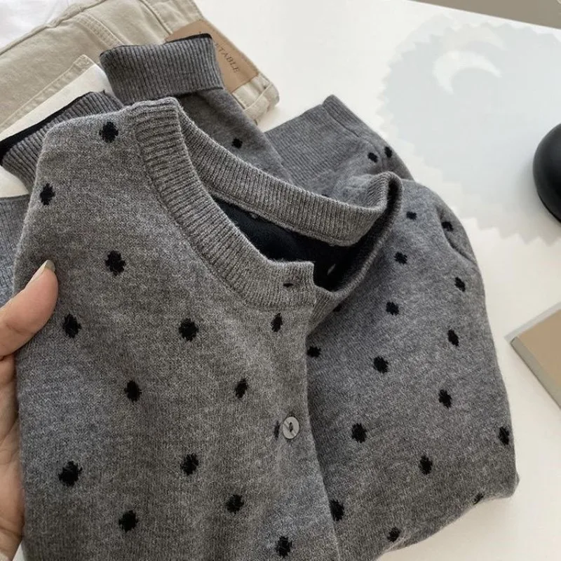 Wave Point Black Knitted Sweater for Women Japan Korean Style Tops Mujer Early Autumn New All-match Sweet Cardigan Y2k Coat
Wave Point Black Knitted Sweater for Women Japan Korean Style Tops Mujer Early Autumn New All-match Sweet Cardigan Y2k Coat