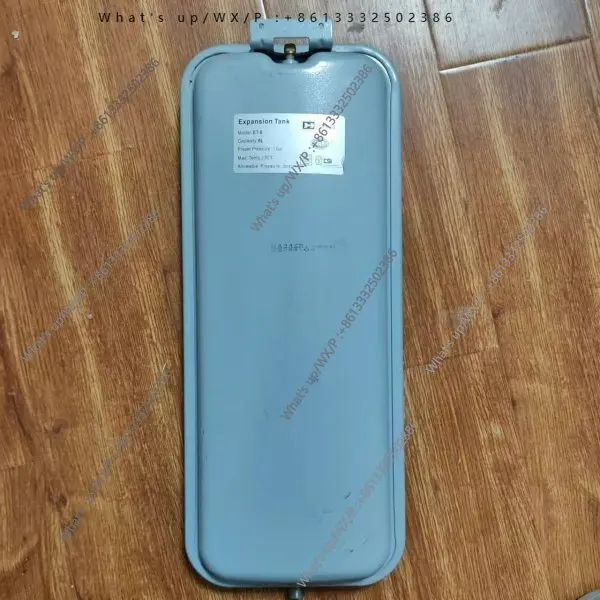 Расширительный бак для котла, настенный резервуар для воды для котла.
Расширительный бак для котла, настенный резервуар для воды для котла.