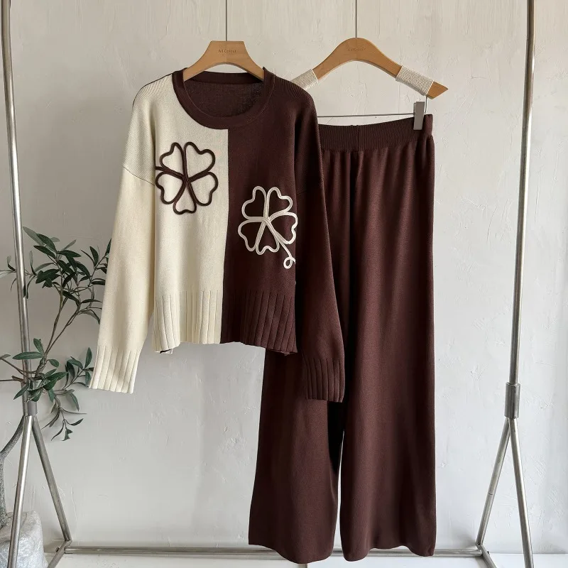 Blouse Trousers Suit Women's Pullover Two-tone Knitwear Solid Colour Wide-leg Trousers Loose-fitting Comfortable Niche Versatile
Blouse Trousers Suit Women's Pullover Two-tone Knitwear Solid Colour Wide-leg Trousers Loose-fitting Comfortable Niche Versatile
