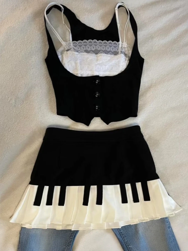 2025 Black White Spliced Short Skirt Women Summer Y2k Slim Design Harajuku Mini Skirt Female Sweet Korea Style Chic Piano Skirt
2025 Black White Spliced Short Skirt Women Summer Y2k Slim Design Harajuku Mini Skirt Female Sweet Korea Style Chic Piano Skirt