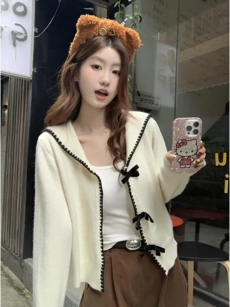 Autumn Winter Women Sweet Beige Patchwork Elegant Short Bow Sweater Red Long Sleeve Knitted Cardigan Tops Casual 2024 Streetwear
Autumn Winter Women Sweet Beige Patchwork Elegant Short Bow Sweater Red Long Sleeve Knitted Cardigan Tops Casual 2024 Streetwear