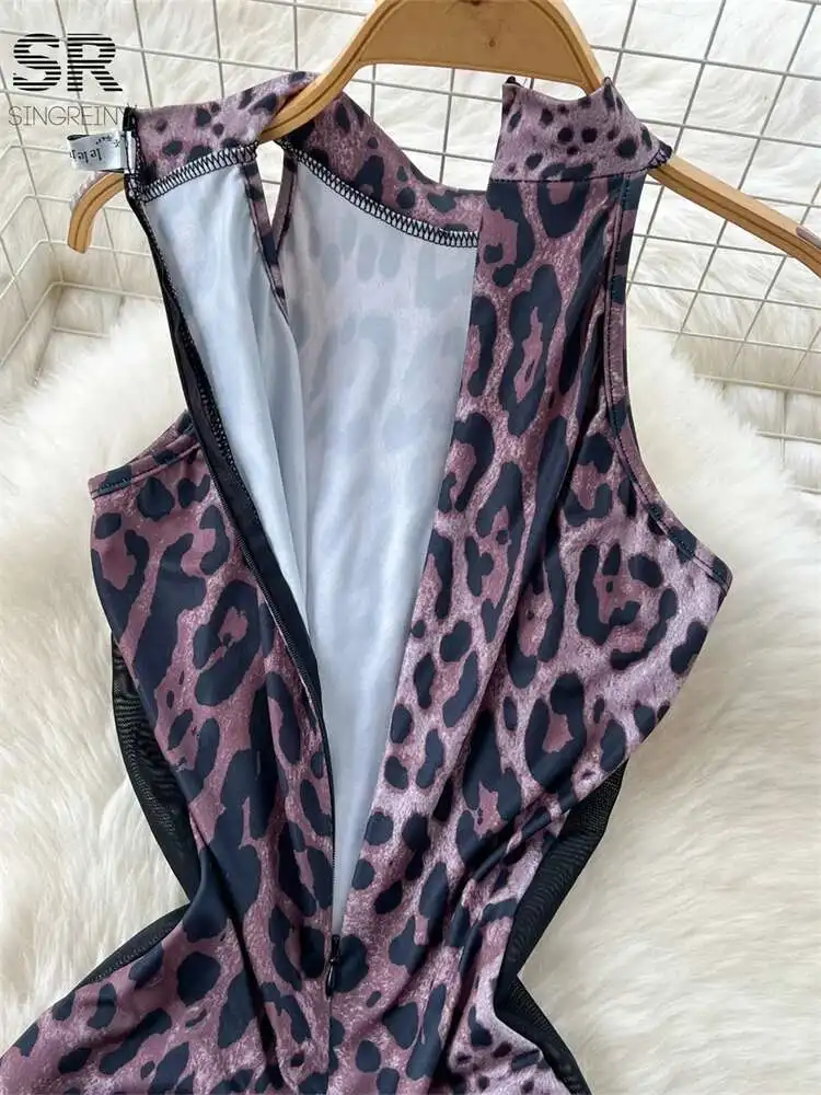 BabYoung Sexy Leopard Print Rompers Women Sleeveless Halter Streetwear Ins Design Ladies Skinny Summer Party Chic Jumpsuits
BabYoung Sexy Leopard Print Rompers Women Sleeveless Halter Streetwear Ins Design Ladies Skinny Summer Party Chic Jumpsuits