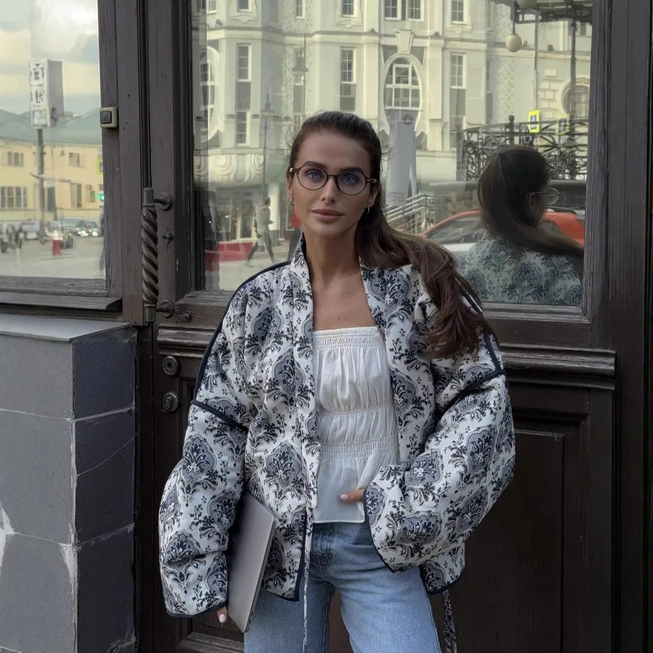 Autumn Women's Clothing Regular Style European and American Style Retro Stand Collar Short Style Printed Design Cotton Jacket
Autumn Women's Clothing Regular Style European and American Style Retro Stand Collar Short Style Printed Design Cotton Jacket