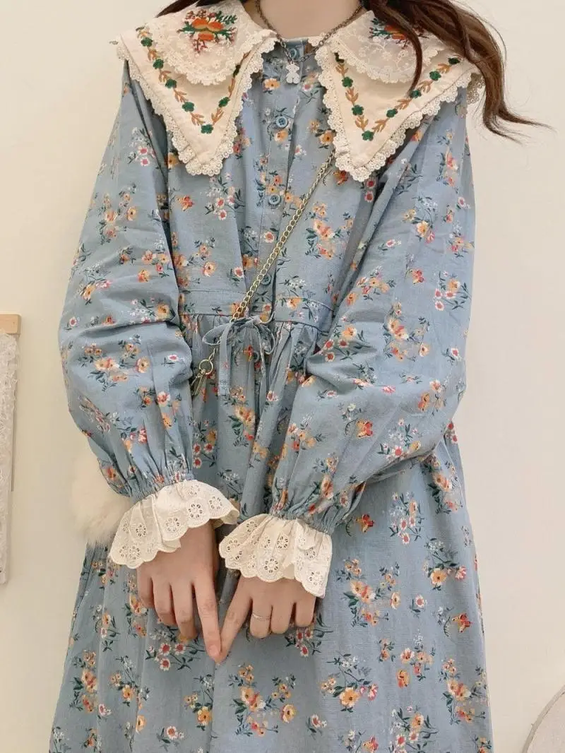 plus Size Women's Dress 300 Pounds Japanese Style Doll Collar Floral Skirt Loose Slimming Embroidered Midi Dress Autumn
plus Size Women's Dress 300 Pounds Japanese Style Doll Collar Floral Skirt Loose Slimming Embroidered Midi Dress Autumn