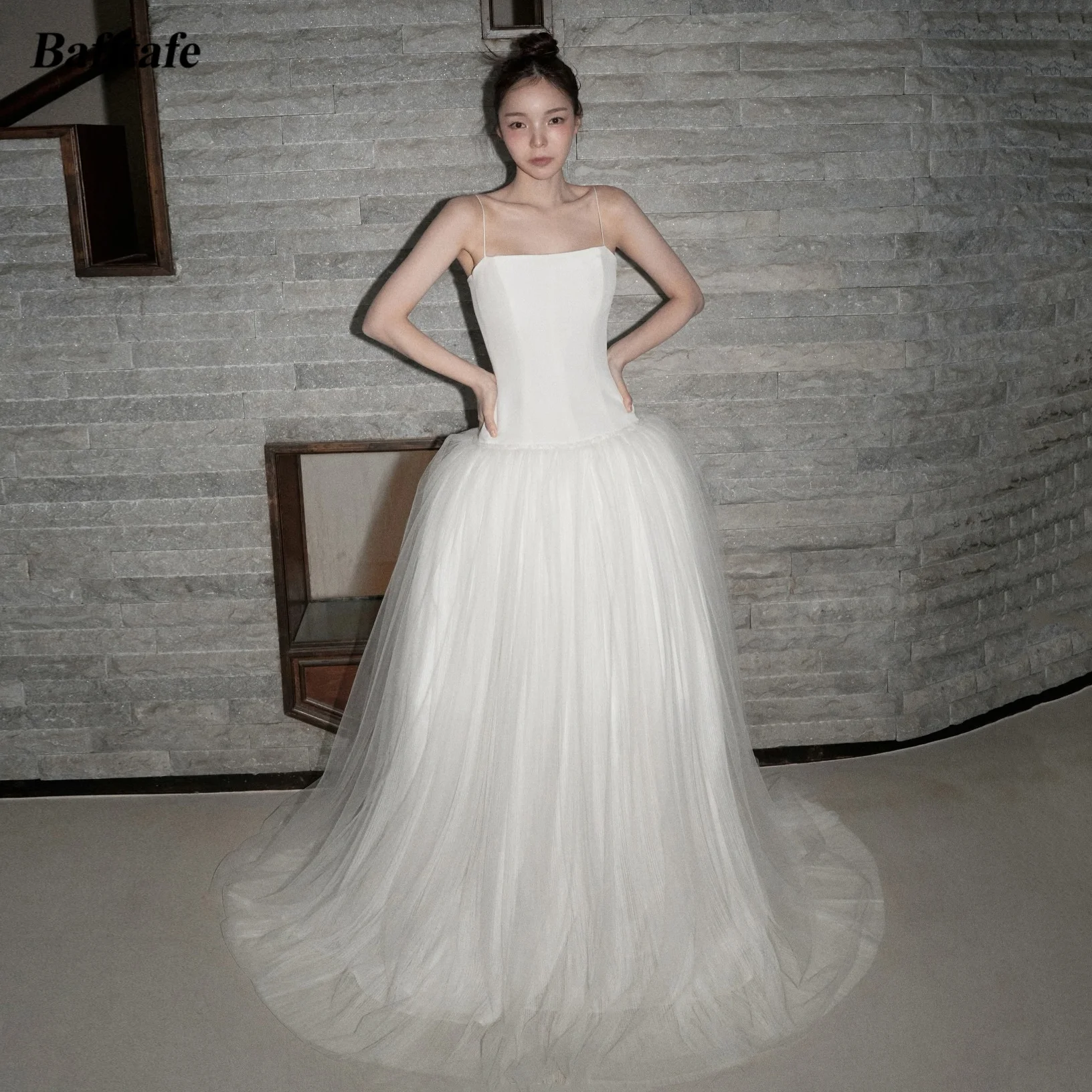 Bafftafe Ivory Tulle Customized Korea Wedding Dresses Spaghetti Straps Simple Bridal Gowns Long Bride Wedding Photography Dress
Bafftafe Ivory Tulle Customized Korea Wedding Dresses Spaghetti Straps Simple Bridal Gowns Long Bride Wedding Photography Dress