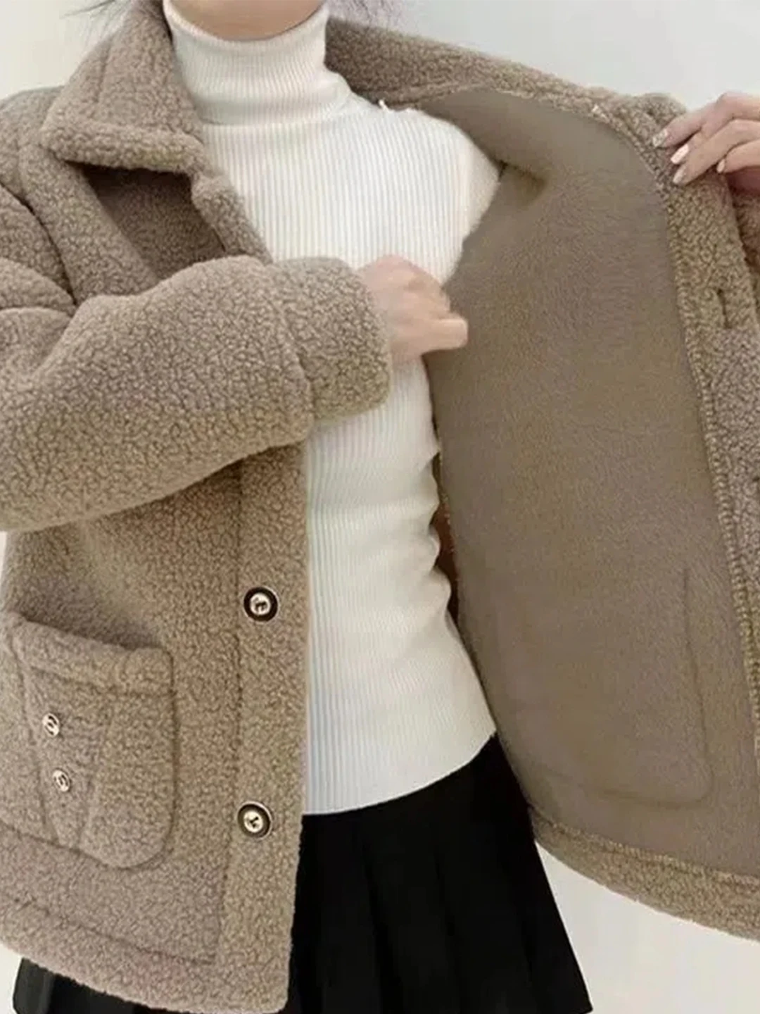 New Thickened Fleece Lamb Fur Mom Coat Fake Fur Warm Loose Versatile Outerwear Women's Fashion Commute Style Short Coat
New Thickened Fleece Lamb Fur Mom Coat Fake Fur Warm Loose Versatile Outerwear Women's Fashion Commute Style Short Coat