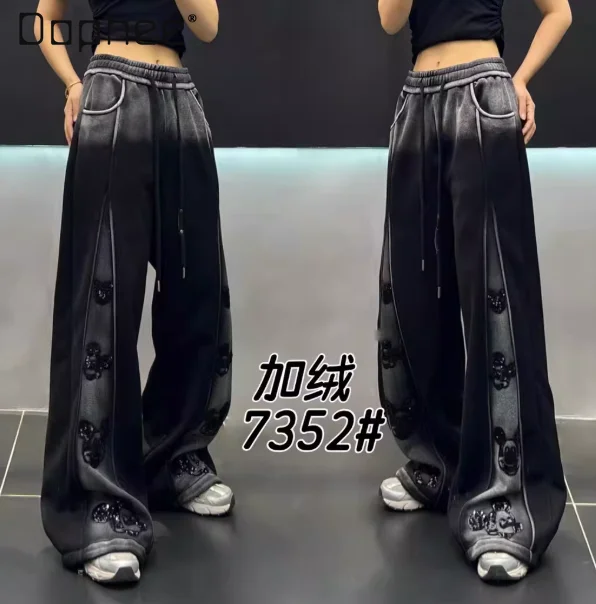 European Heavy Industry Cartoon Embroidery Fleece-Lined Casual Pants for Women Winter New High Street Slimming Wide-Leg Trousers
European Heavy Industry Cartoon Embroidery Fleece-Lined Casual Pants for Women Winter New High Street Slimming Wide-Leg Trousers