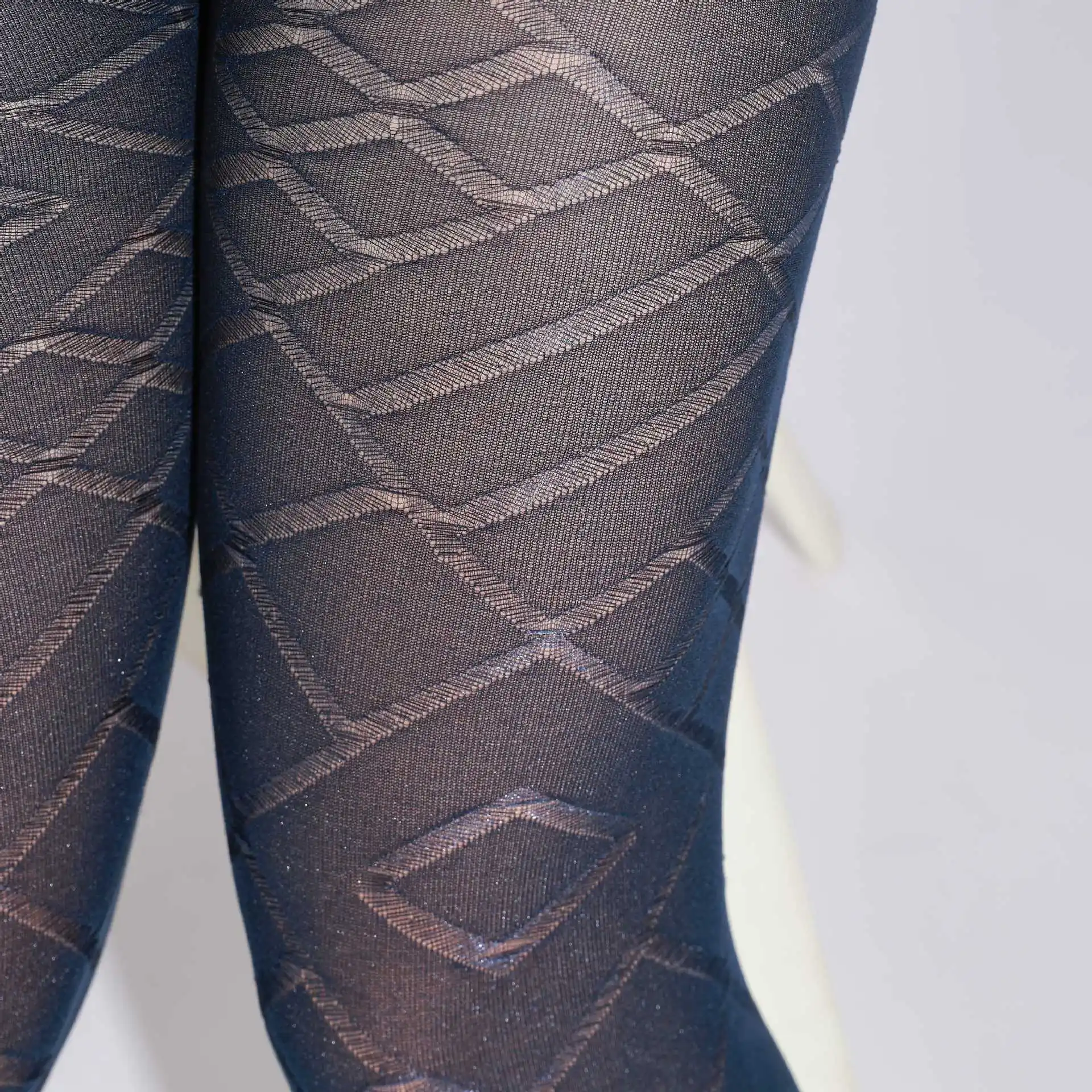 Fashion Unique Geometric Diamond Pattern Women's Pantyhose Subtle Patterns Shiny Silk Thick Sexy Plaid Tights
Fashion Unique Geometric Diamond Pattern Women's Pantyhose Subtle Patterns Shiny Silk Thick Sexy Plaid Tights