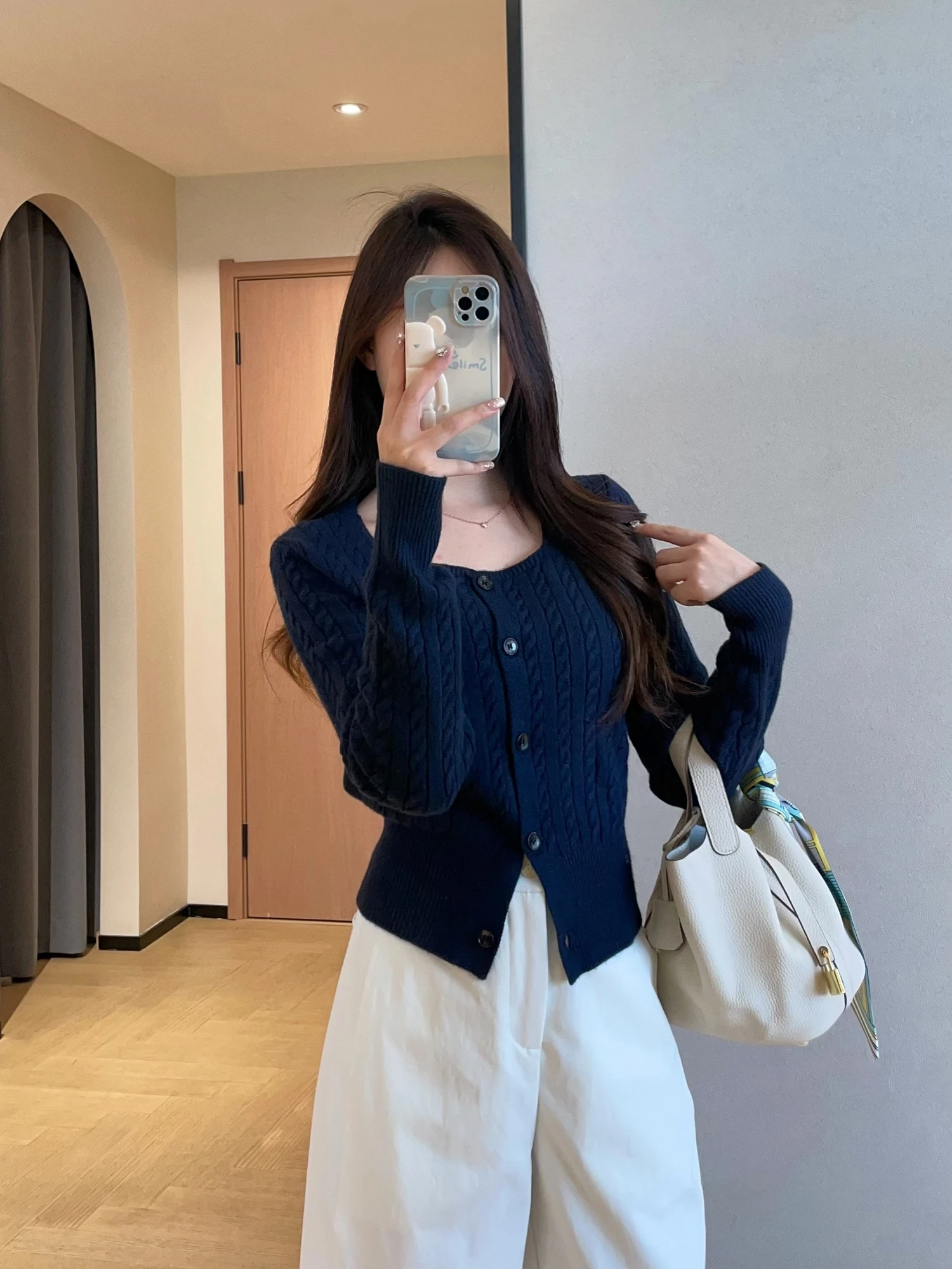 Женский вязаный кардиган WTHEONE с цветочным узором и цепочками, квадратным воротником, приталенный, осенний, модный, из мягкой полиэстеровой смеси
Женский вязаный кардиган WTHEONE с цветочным узором и цепочками, квадратным воротником, приталенный, осенний, модный, из мягкой полиэстеровой смеси