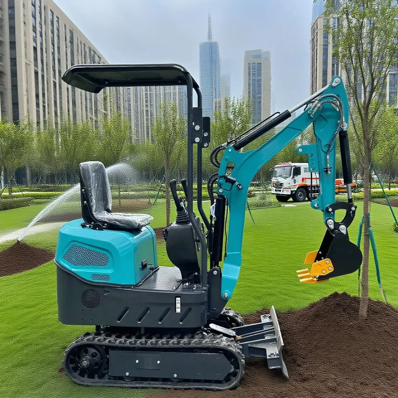 Small crawler excavator Compact hydraulic machine Excavation depth 2.8m Excavation height 3.6m
Small crawler excavator Compact hydraulic machine Excavation depth 2.8m Excavation height 3.6m