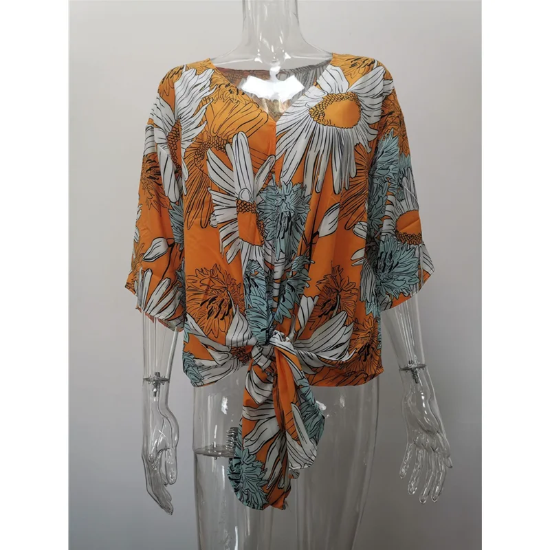 Spring Summer Women's plus Size Blouse S5XL Ladies irt Tops Street Sle V-Ne Batwing Sve Printed And Spliced Blouse
Spring Summer Women's plus Size Blouse S5XL Ladies irt Tops Street Sle V-Ne Batwing Sve Printed And Spliced Blouse