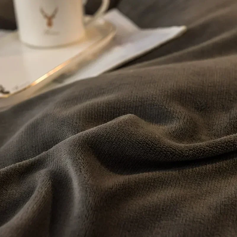 Winter New Coral Velvet Warm Quilt Cover Soft Plush Quilt Cover Flannel Duvet Cover Bedding Home housse de couette 이불커버
Winter New Coral Velvet Warm Quilt Cover Soft Plush Quilt Cover Flannel Duvet Cover Bedding Home housse de couette 이불커버