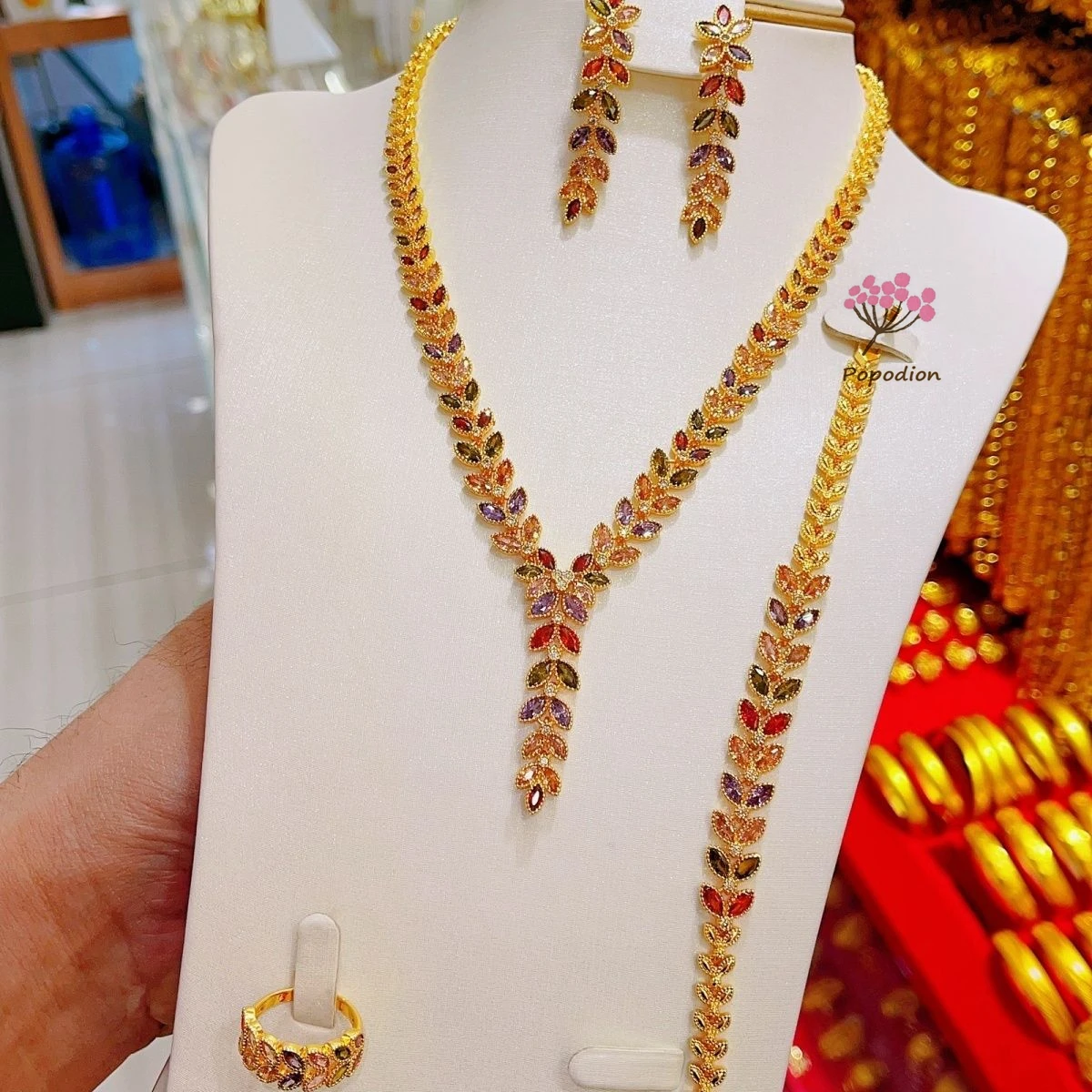 Dubai New 24K Gold Plated Necklace Earrings Rings Bracelets for Women's High End Wedding Party Gifts Jewelry Set YY10530
Dubai New 24K Gold Plated Necklace Earrings Rings Bracelets for Women's High End Wedding Party Gifts Jewelry Set YY10530